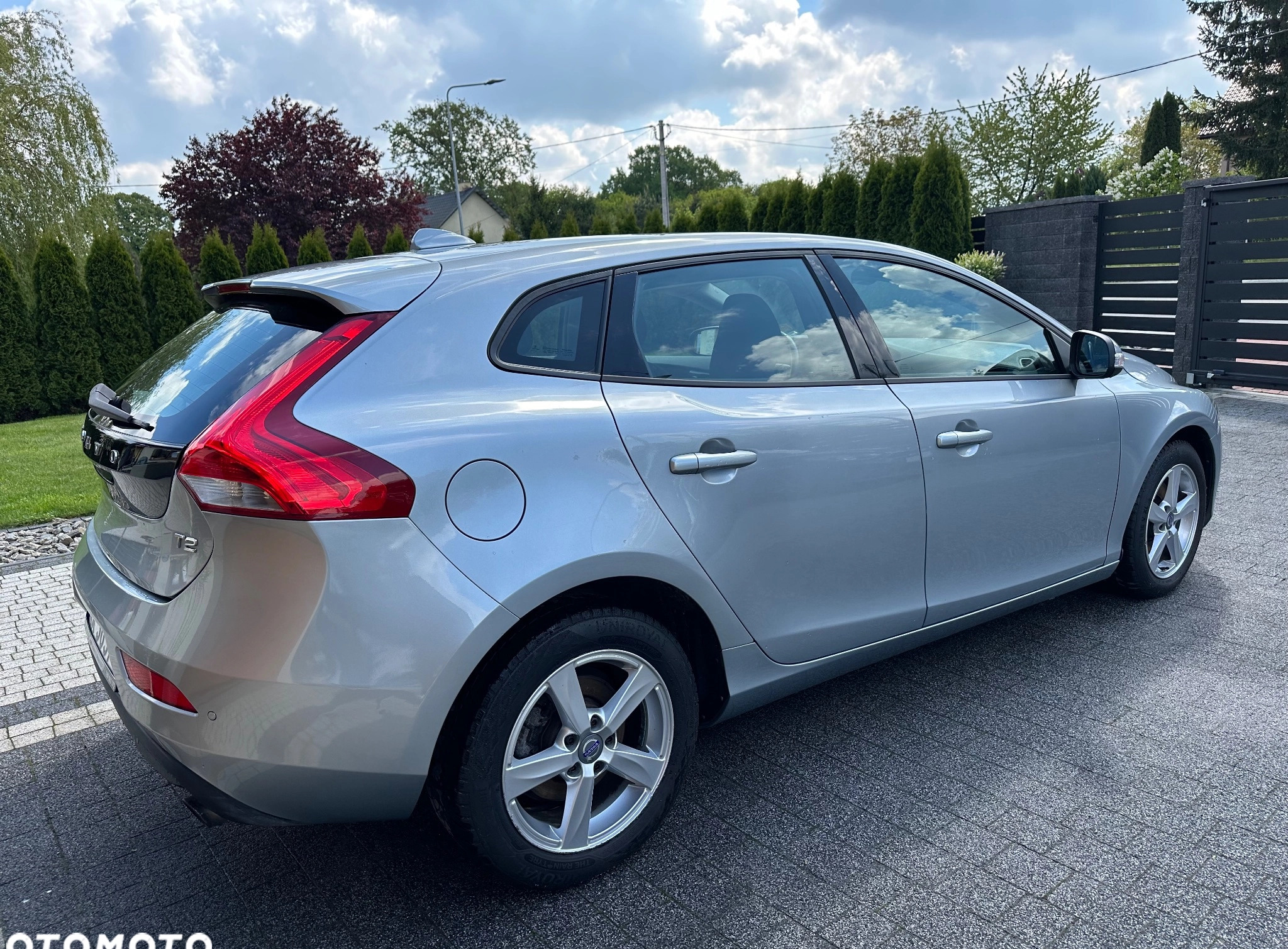 Volvo V40 cena 42500 przebieg: 170000, rok produkcji 2014 z Kraków małe 742